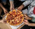 Dia da Pizza é celebrado com presentes em forma de fatias no Parque Shopping Maceió