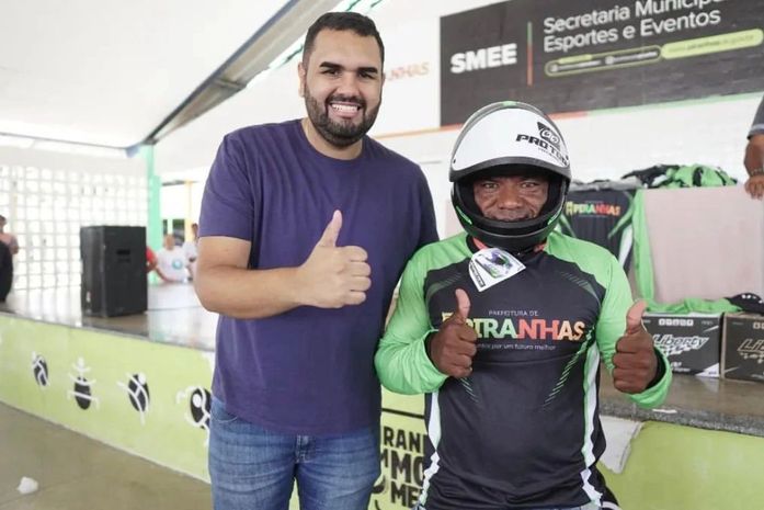 Prefeitura de Piranhas entrega kits de segurança para mototaxistas
