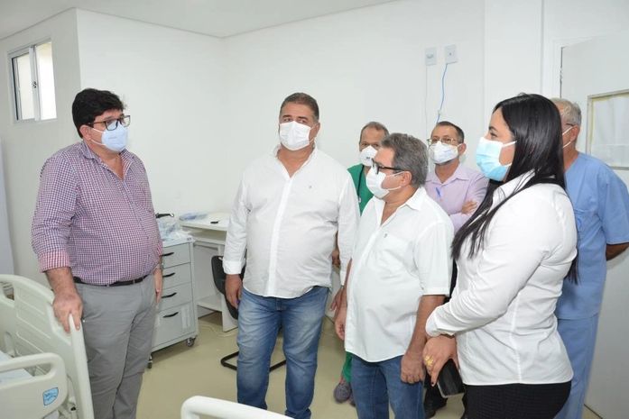 Prefeito George Clemente inaugura 25 leitos no hospital de São Miguel dos Campos