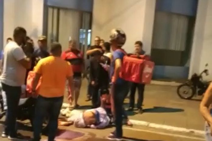 Jovem perde controle de moto e cai do Viaduto João Lyra no bairro de Mangabeiras