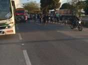 Ônibus intermunicipal é multado e apreendido por excesso de passageiros