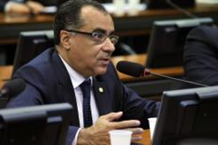 Justiça do DF revoga autorização para deputado preso trabalhar na Câmara