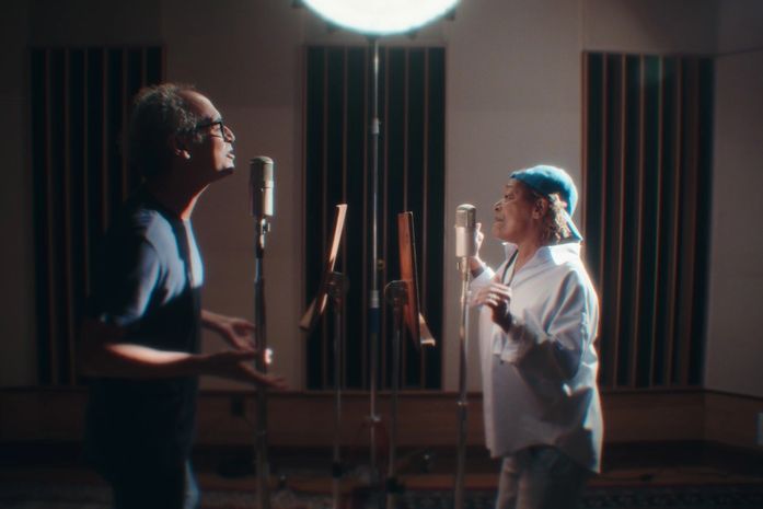 Júnior Almeida lança ‘Uma Chance’ com participação de Mart’nália