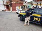 PRF prende três pessoas e recupera dois veículos no final de semana em Alagoas
