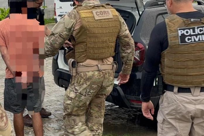 Homens são presos em flagrante durante operação com material de pornografia infantil em Maceió