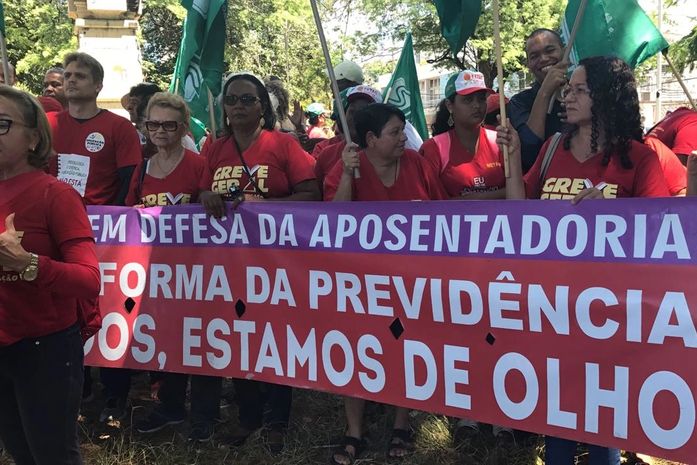 Centrais Sindicais realizam grande manifestação contra atos do Governo Federal