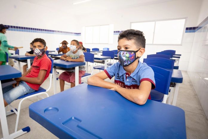 Governo atende à solicitação dos pedagogos e publica edital da Educação retificado