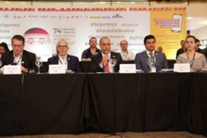 Se os prefeitos querem "Mais Brasil e Menos Brasília", devem começar a discutir sobre pacto federativo...