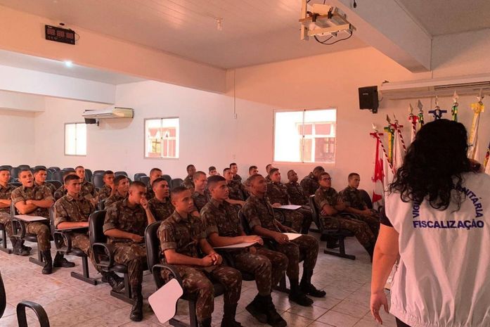 Vigilância Sanitária realiza curso de boas práticas em segurança alimentar para recrutas do Exército