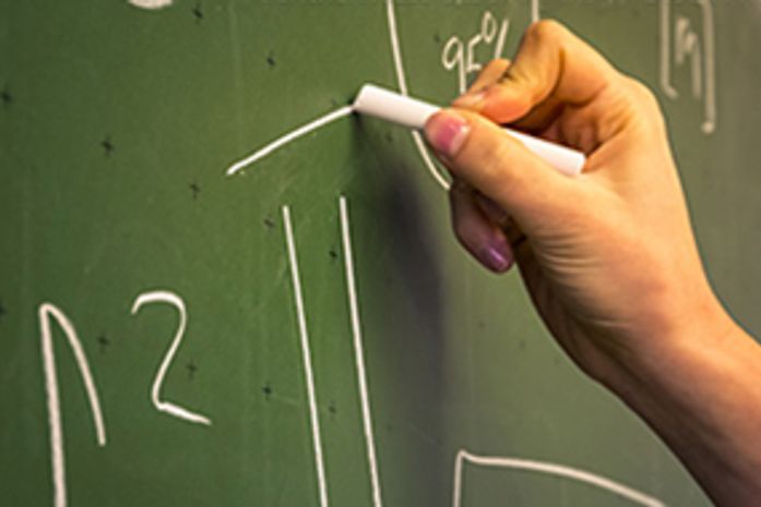 Devolução de taxa de matrícula em caso de desistência ou transferência de curso universitário é constitucional, decide STF