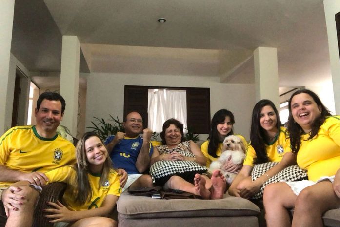 Copa do Mundo: torcedores relatam expectativa para o segundo jogo da seleção brasileira