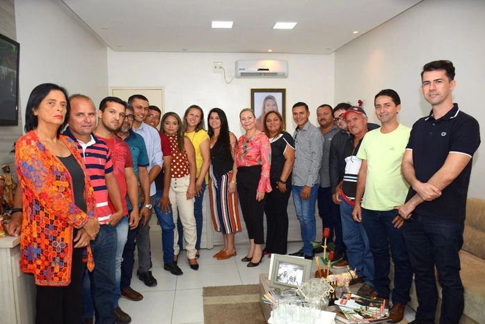 A Prefeita Santana Mariano empossa Conselheiros do COMTUR - Conselho Municipal do Turismo em Major Izidoro