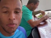 Goleiro do CSA pediu desculpas nas redes sociais após vídeo em que relata a falta de alimentação e talheres ser divulgado.