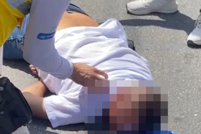 Idoso fica ferido após ser atropelado em frente à Praça dos Martírios, em Maceió