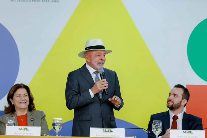 Um fantasma lidera a corrida eleitoral