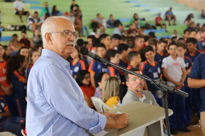 Rogério Teófilo participa da premiação dos campeões dos Jogos Escolares de Arapiraca