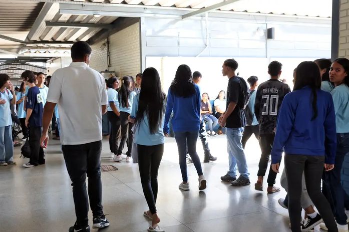 Pé-de-Meia: alunos nascidos em novembro e dezembro recebem 1ª parcela