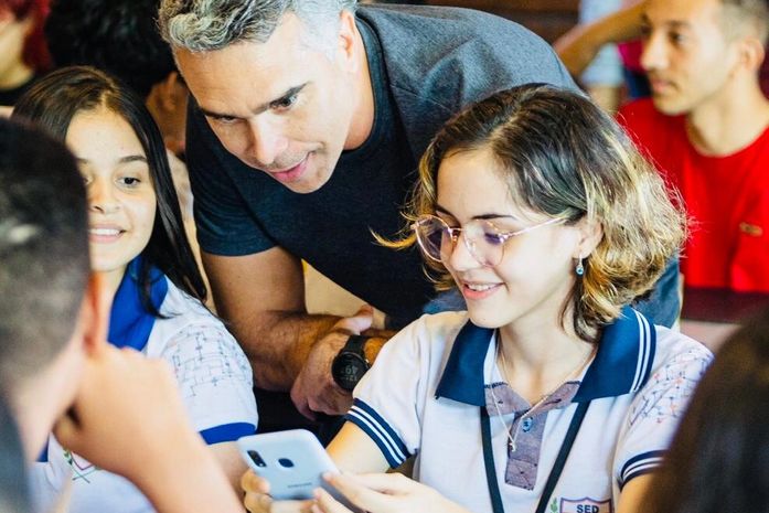 Tecnologia, educação e mercado de trabalho: o futuro no presente