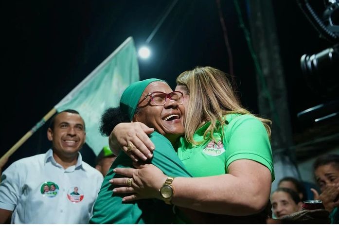 Prefeita Eronita Sposito faz comício no Caxangá