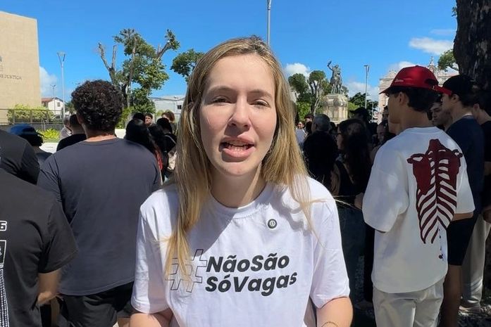 Cibele Moura participa de manifestação em defesa de estudantes da Uncisal e cobra segurança jurídica para 158 alunos beneficiados pelo Critério Regional