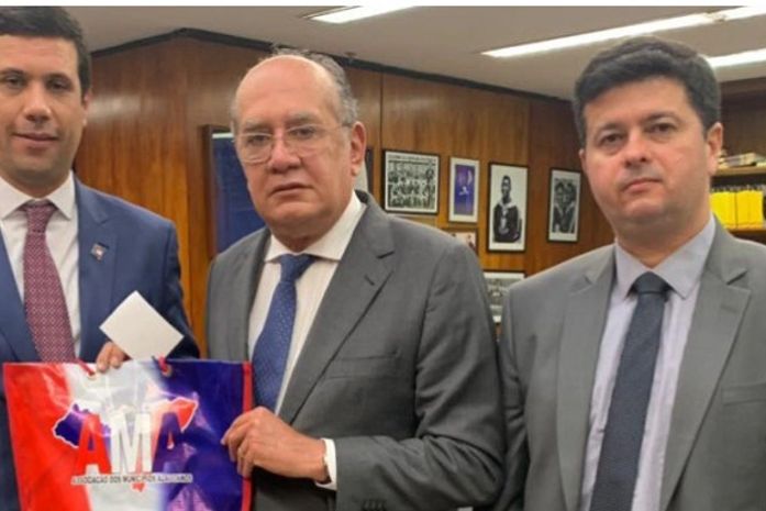 Ministro Gilmar Mendes faz palestra de abertura do Congresso dos municípios