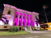 Maceió ganha iluminação especial na cor rosa para alerta contra o câncer de mama