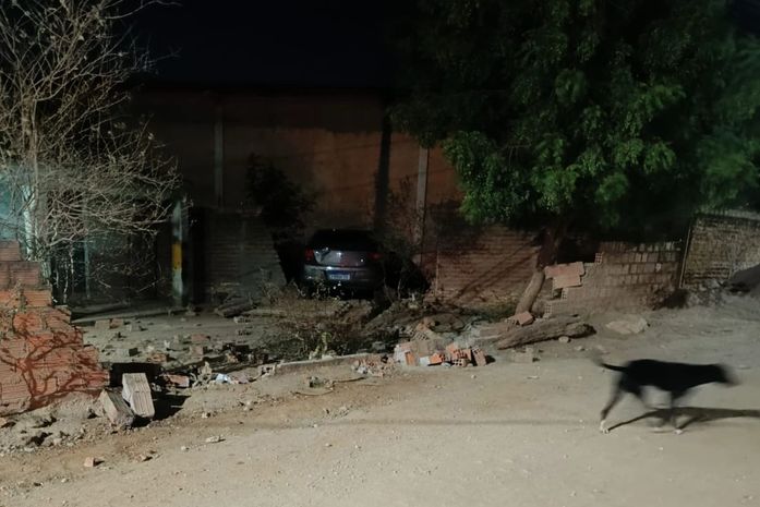 Criança de 1 ano e 9 meses morre após ser atropelada por carro que invadiu residência no Sertão de AL