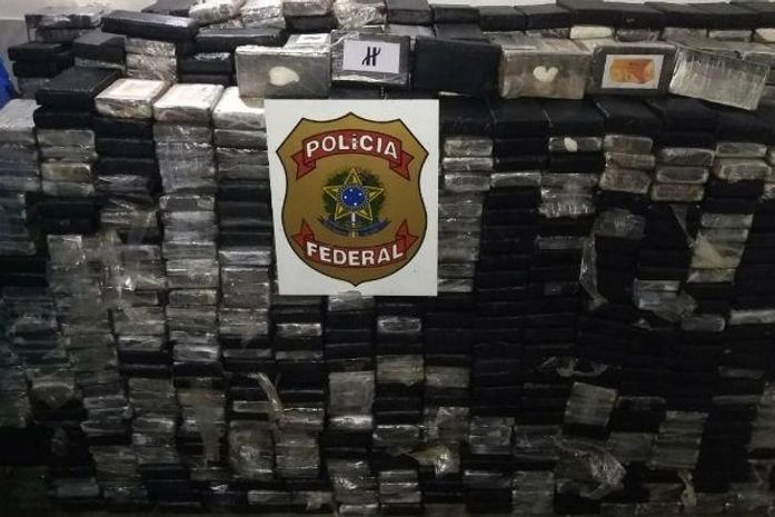Carreta com placa de Maceió é apreendida na Bahia carregada com pasta base de cocaína