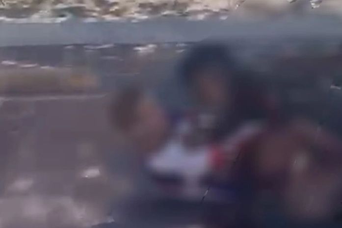 Briga entre adolescente e cunhado termina em facada no meio da rua; veja o vídeo