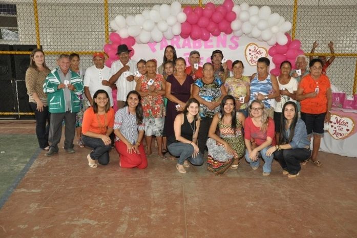 Carteira do Idoso começam a serem entregues em Limoeiro de Anadia