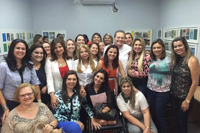 Thaise Guedes é recebida no PMDB por Renan Calheiros