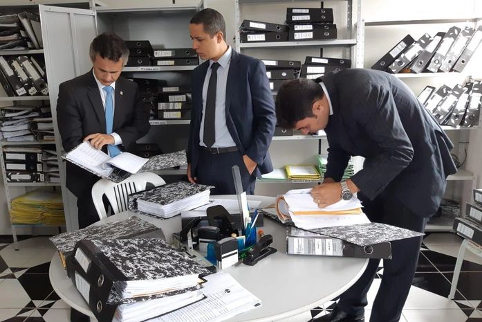 Monteirópolis: operação do MPAL recolhe documentos suspeitos de fraude contra a administração pública