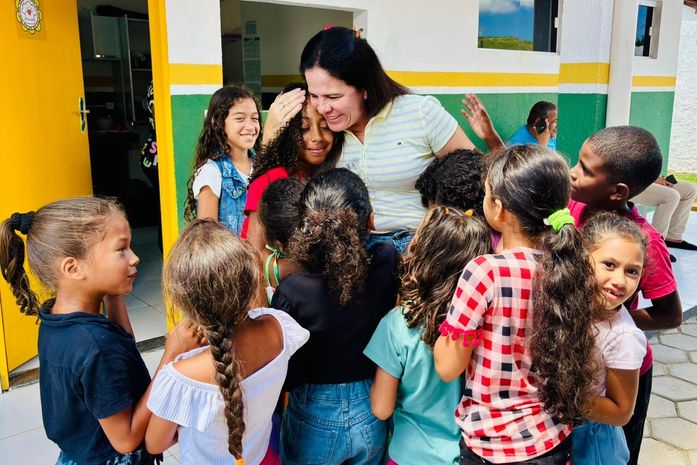 Barra de Santo Antônio: Prefeita Lívia Carla visita nova escola no povoado Santa Rosa e destaca avanços na educação