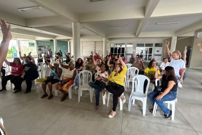 Após mais de dois meses de paralisação, servidores da Ufal intensificam mobilização em assembleia
