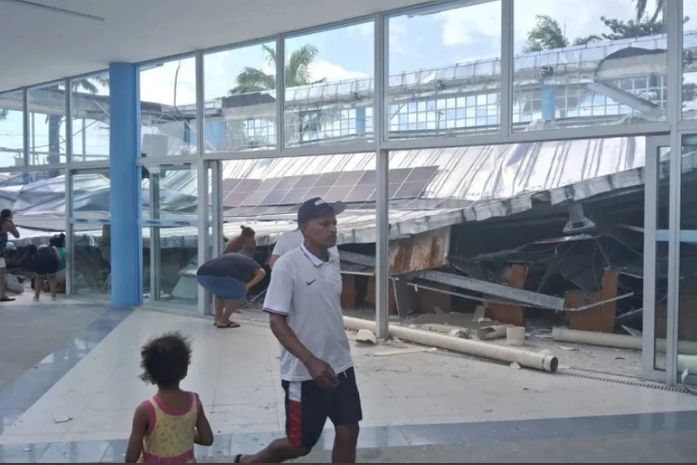 Teto de igreja desaba no Recife; duas pessoas morreram