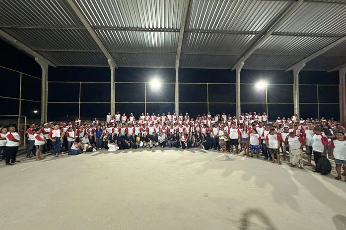 Prefeitura de Penedo fortalece educação e inicia entrega de fardamento para estudantes da EJA