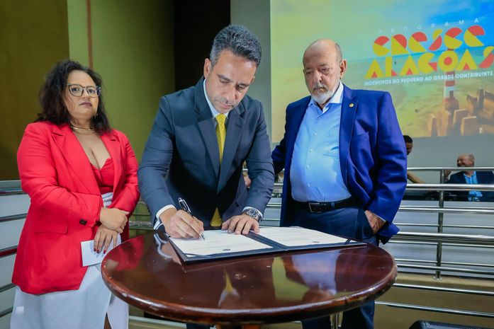 Com 23 atos normativos, governador Paulo Dantas lança o programa Cresce Alagoas