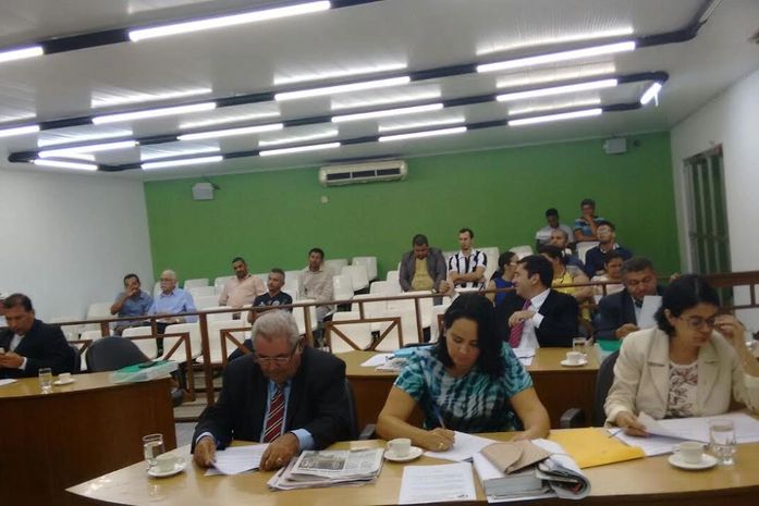 Vereador reivindica construção pontos e padronização para moto-taxistas em Arapiraca