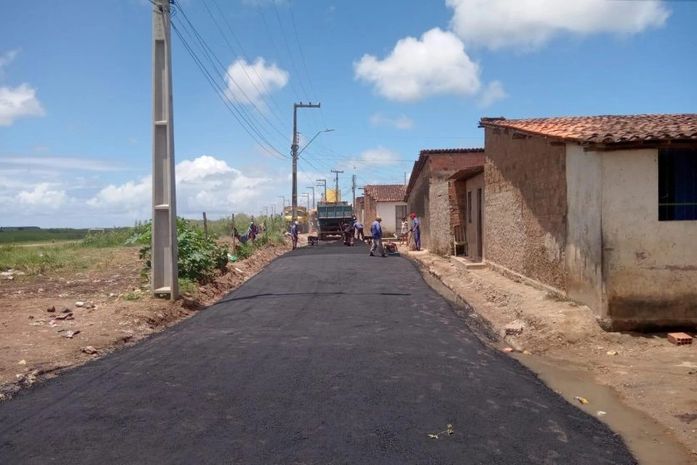 Prefeitura realiza ações de infraestrutura no Conjunto Carminha, Benedito Bentes
