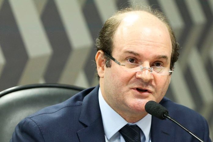 Bolsonaro reconduz ministro Tarcisio Vieira ao TSE