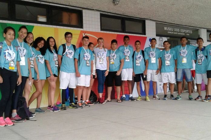 Projeto voluntário incentiva participação de adolescentes no atletismo