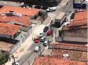 Polícia busca imagens para identificar envolvidos em tiroteio em rua no bairro do Farol