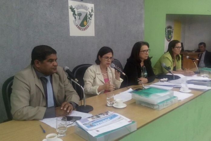 Tribuna Livre discute afastamento da presidente do Conselho Municipal de Saúde de Arapiraca, Cida do Bolo