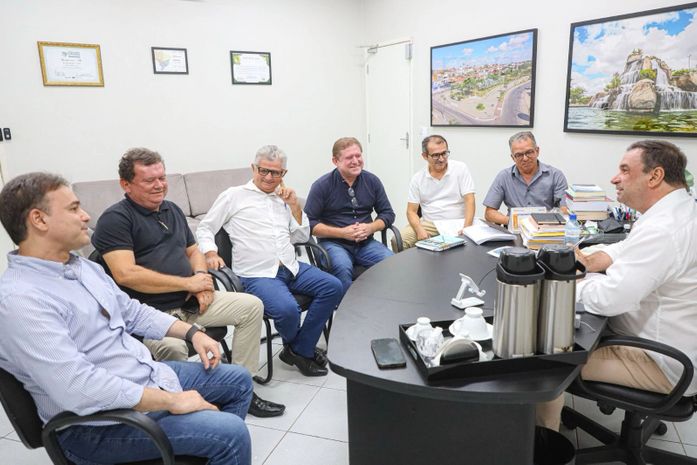 Prefeito Luciano Barbosa assina convênio para lançamento de nova etapa do Programa Terra Pronta nesta quarta (16)