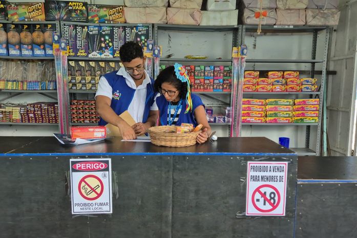 Levantamento do Procon auxilia consumidores nas compras do Dia dos Namorados e do São João; confira