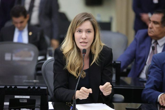 Deputada Cibele Moura