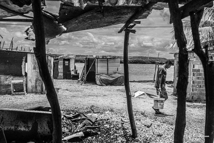 Fotógrafos lançam neste domingo exposição sobre o cotidiano urbano da periferia quanto ao acesso à água