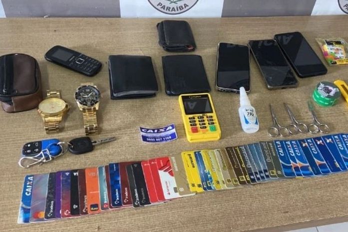 Materiais apreendidos com organização criminosa