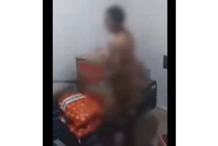 Polícia prende um dos seguranças acusado de chicotear jovem em supermercado de São Paulo