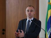 Bolsonaro nomeia André Mendonça para a Justiça e Ramagem para a PF